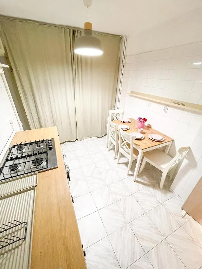 Apartment 3 Warm Rooms In The Center Bucharest