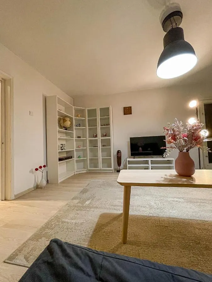 3 Warm Rooms In The Center Bucharest Romania