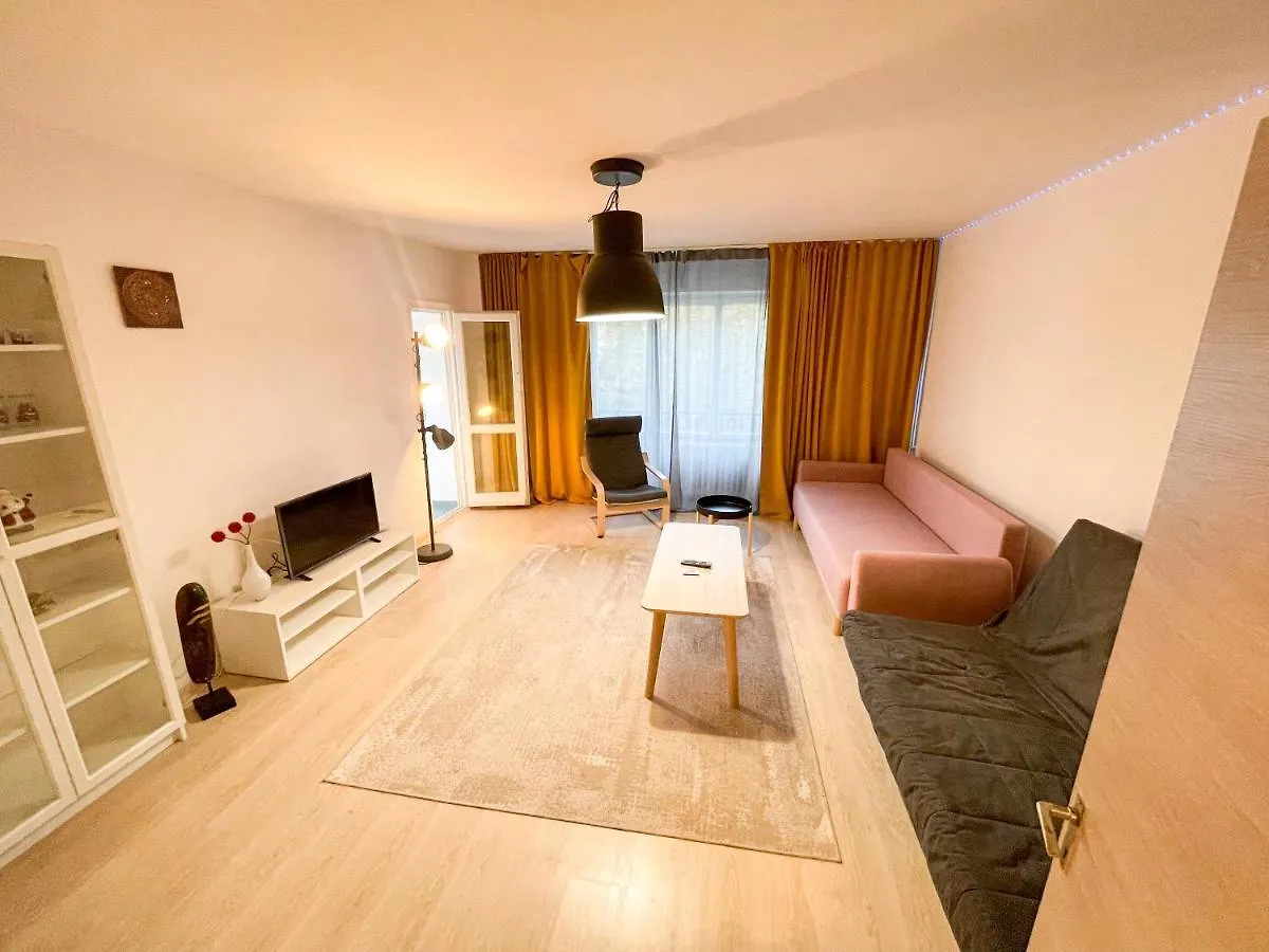 3 Warm Rooms In The Center Bucharest Romania